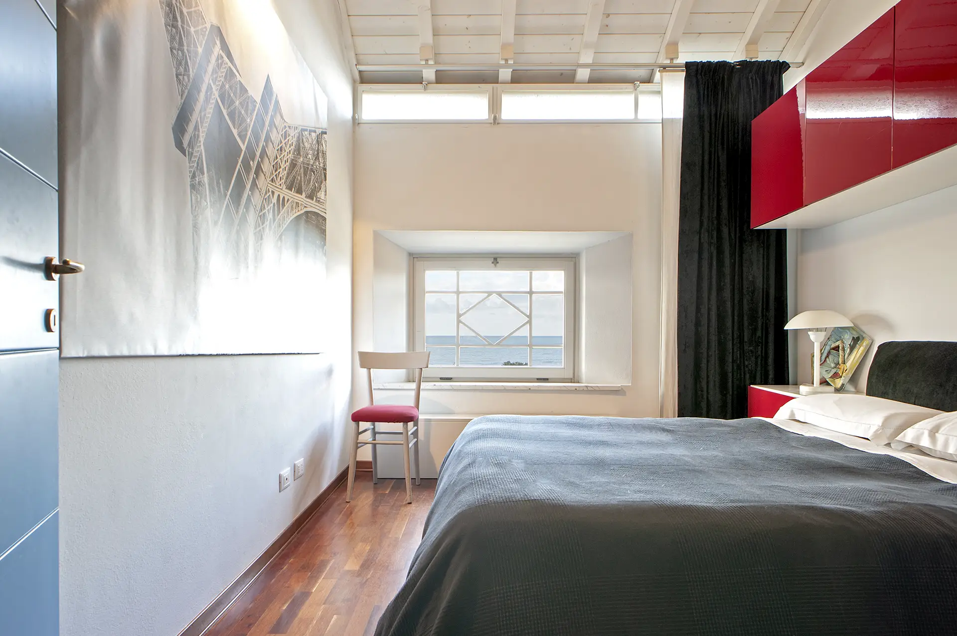 equilibrio tra vista mare e luminosità degli interni: un dettaglio chiave per immobili sulla costa toscana